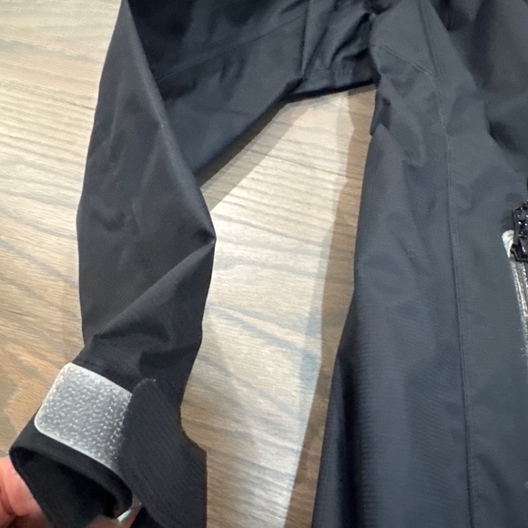 vineyard vines Women's Stow & Go Hooded Rain Coat Size M - Picture 6 of 10